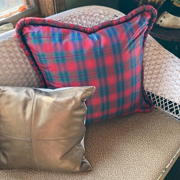 Custom Euro size shams & pillows. Sold as a pair - Picture 12 of 12